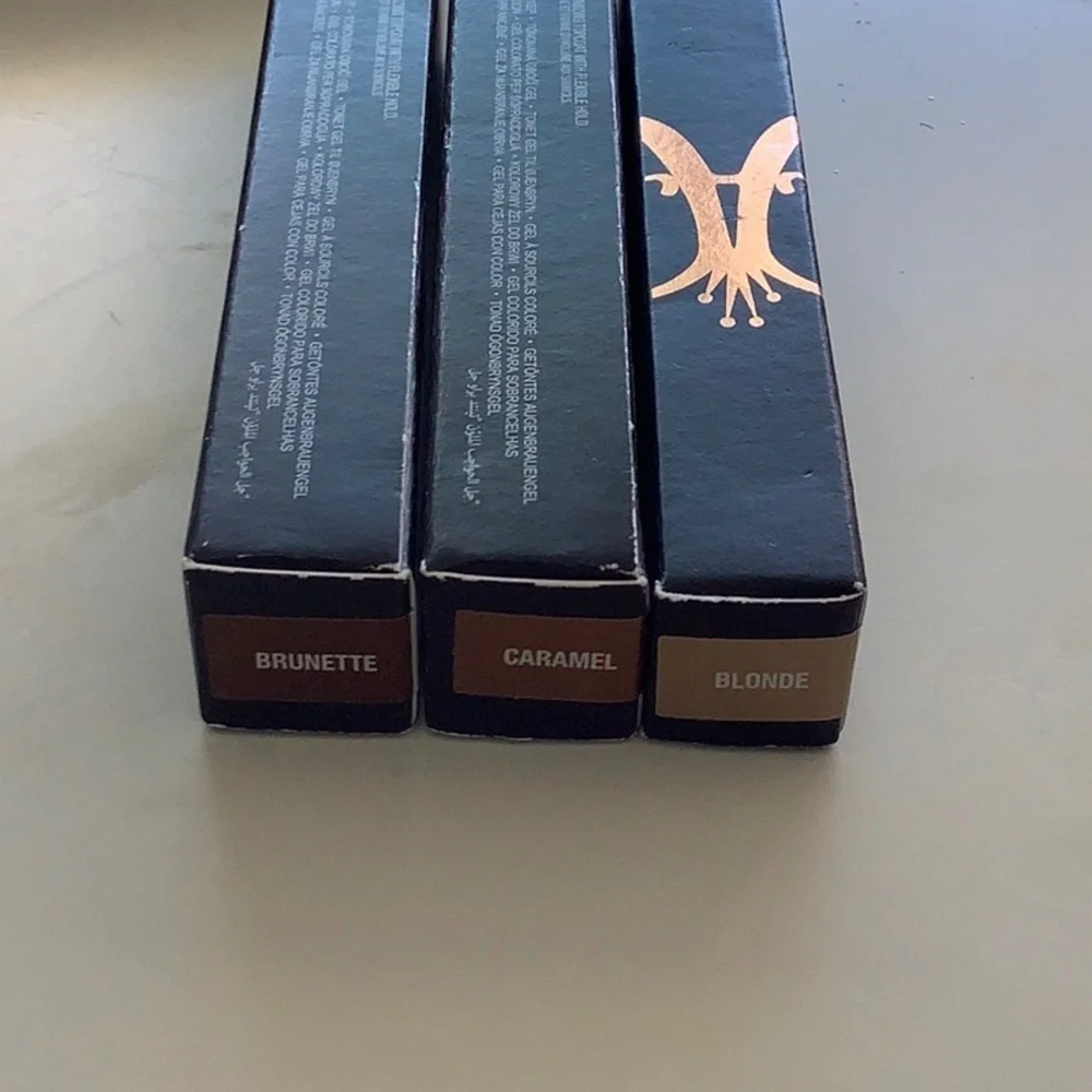 Anastasia Beverly Hills   Flexible Hold Tinted Eyebrow Gel